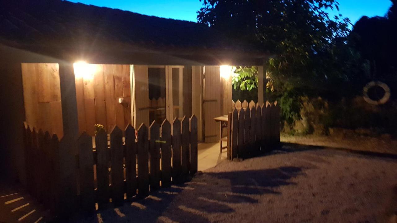 Moulin De Bonfilhon Bed & Breakfast Cornillon-Confoux Dış mekan fotoğraf
