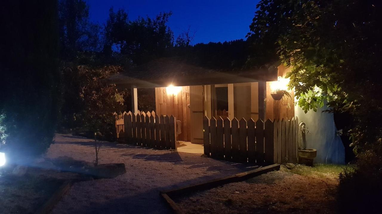 Moulin De Bonfilhon Bed & Breakfast Cornillon-Confoux Dış mekan fotoğraf