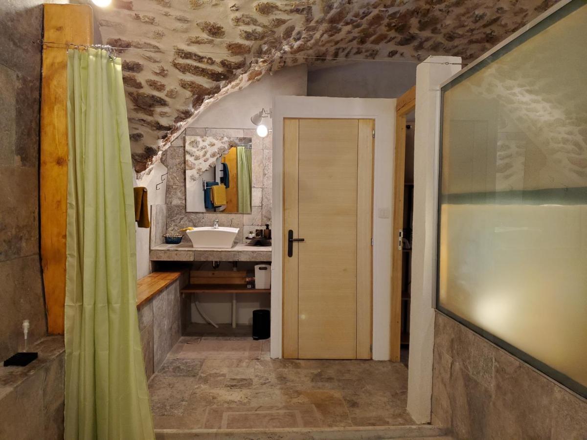 Moulin De Bonfilhon Bed & Breakfast Cornillon-Confoux Dış mekan fotoğraf