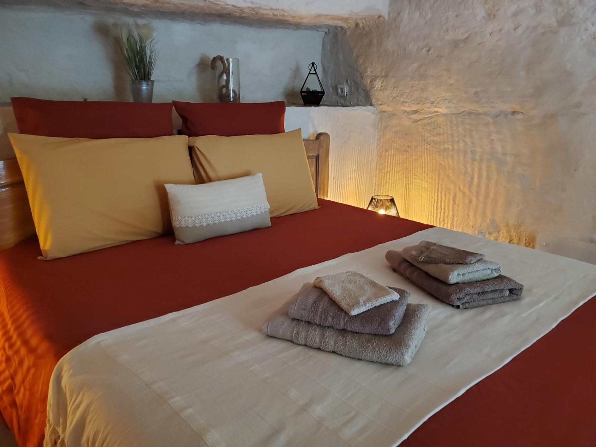 Moulin De Bonfilhon Bed & Breakfast Cornillon-Confoux Dış mekan fotoğraf