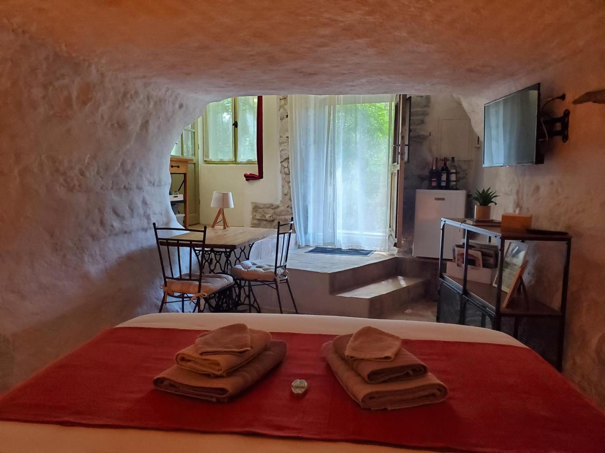 Moulin De Bonfilhon Bed & Breakfast Cornillon-Confoux Dış mekan fotoğraf
